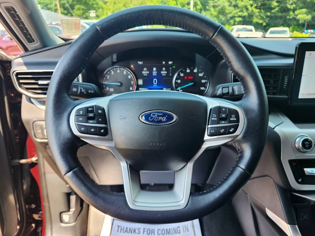 Certified 2022 Ford Explorer XLT w/ Equipment Group 202A AWD/4WD image 29