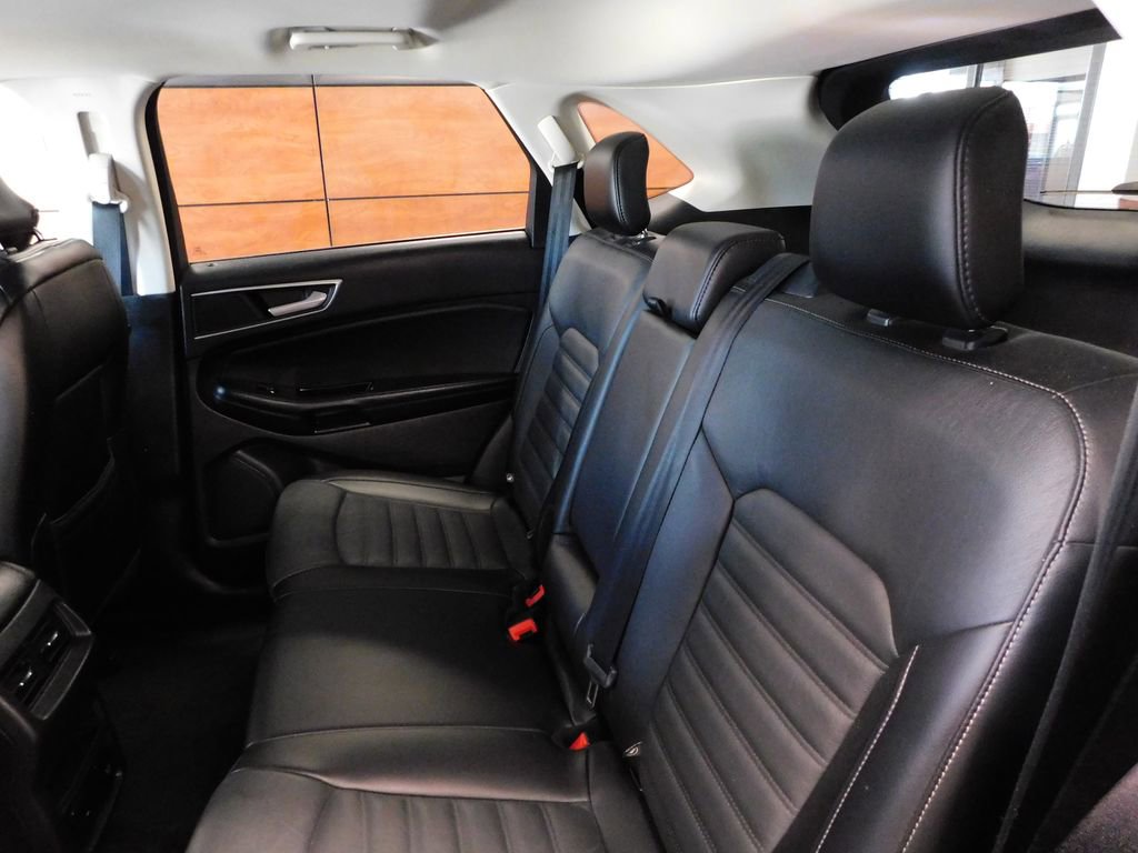 Certified 2018 Ford Edge SEL w/ Equipment Group 201A AWD/4WD image 33