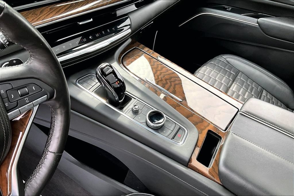 Used 2023 Cadillac Escalade Sport Platinum w/ LPO, ONYX Package AWD/4WD image 16