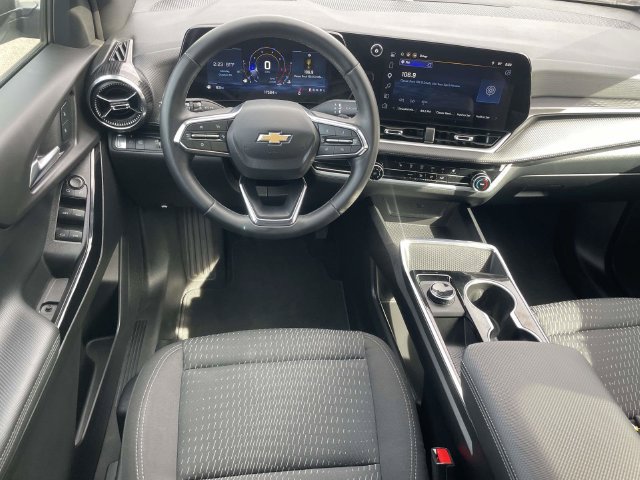 Used 2026 Chevrolet Equinox LT FWD image 13