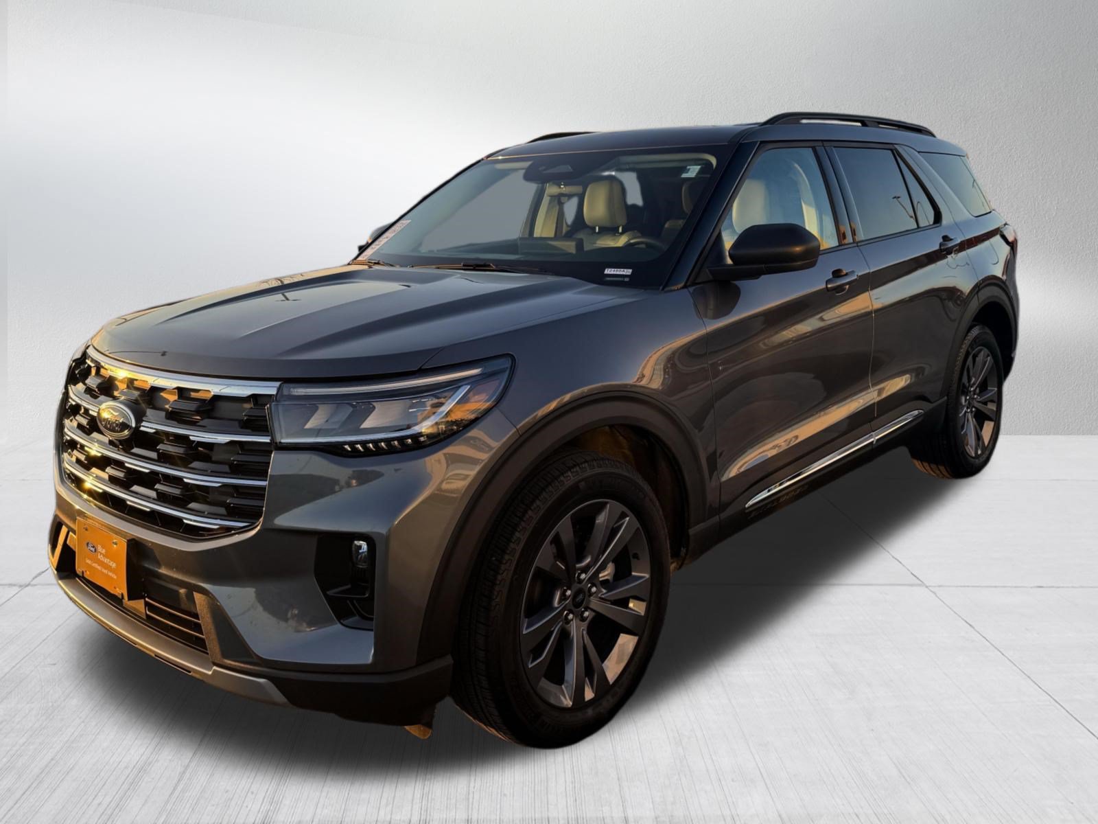 Certified 2025 Ford Explorer Active w/ Active Comfort Package AWD/4WD image 3