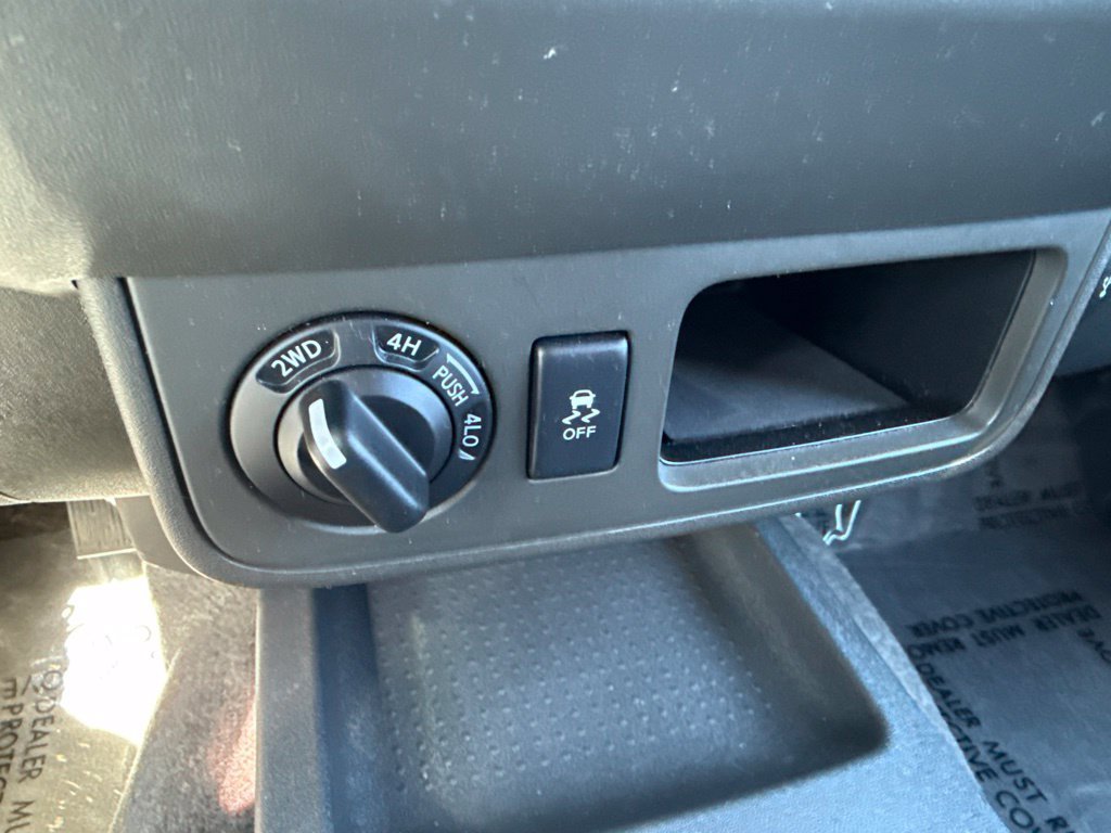 Used 2017 Nissan Frontier SV AWD/4WD image 23