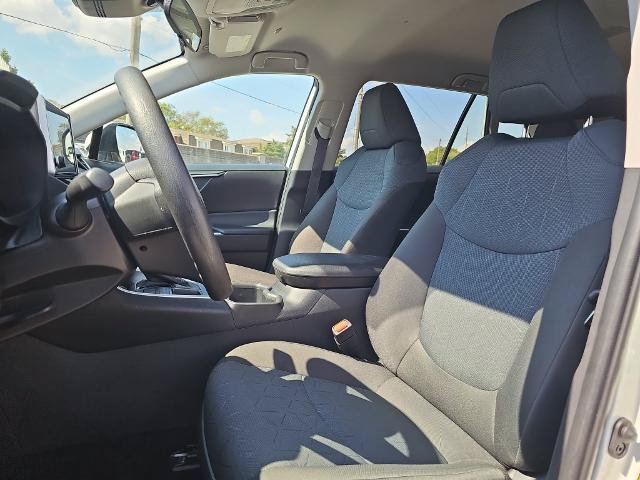 Used 2025 Toyota RAV4 XLE FWD image 15