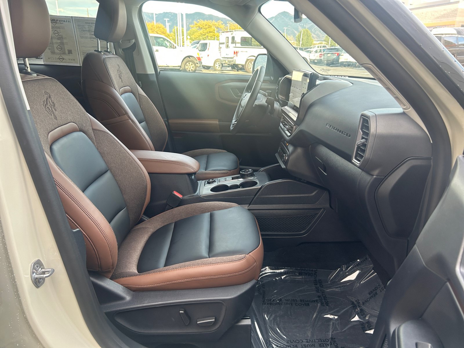 Certified 2025 Ford Bronco Sport Outer Banks w/ Outer Banks Tech Package+ AWD/4WD image 27