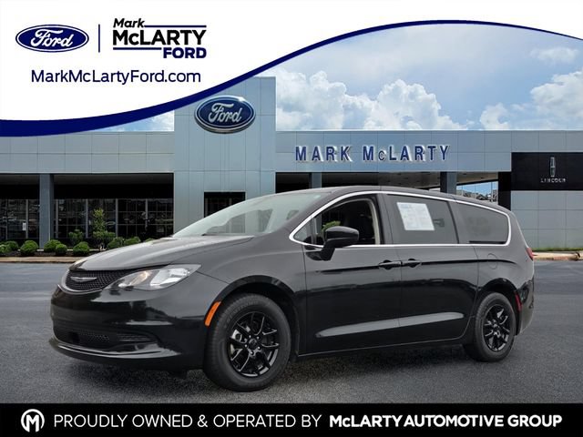 Used 2022 Chrysler Voyager LX FWD image 1