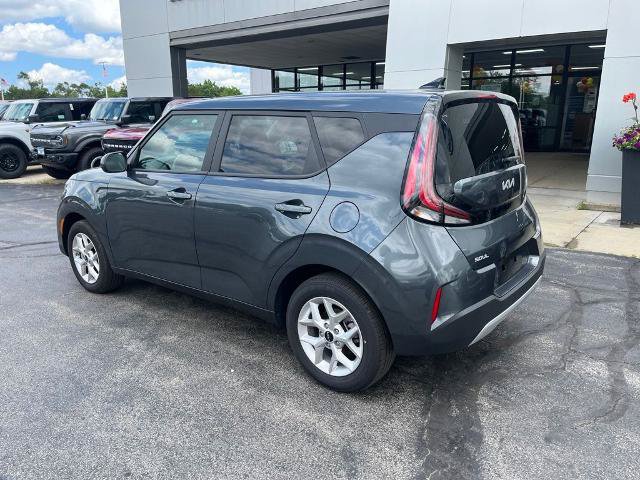 Used 2025 Kia Soul LX w/ LX Technology Package FWD image 4
