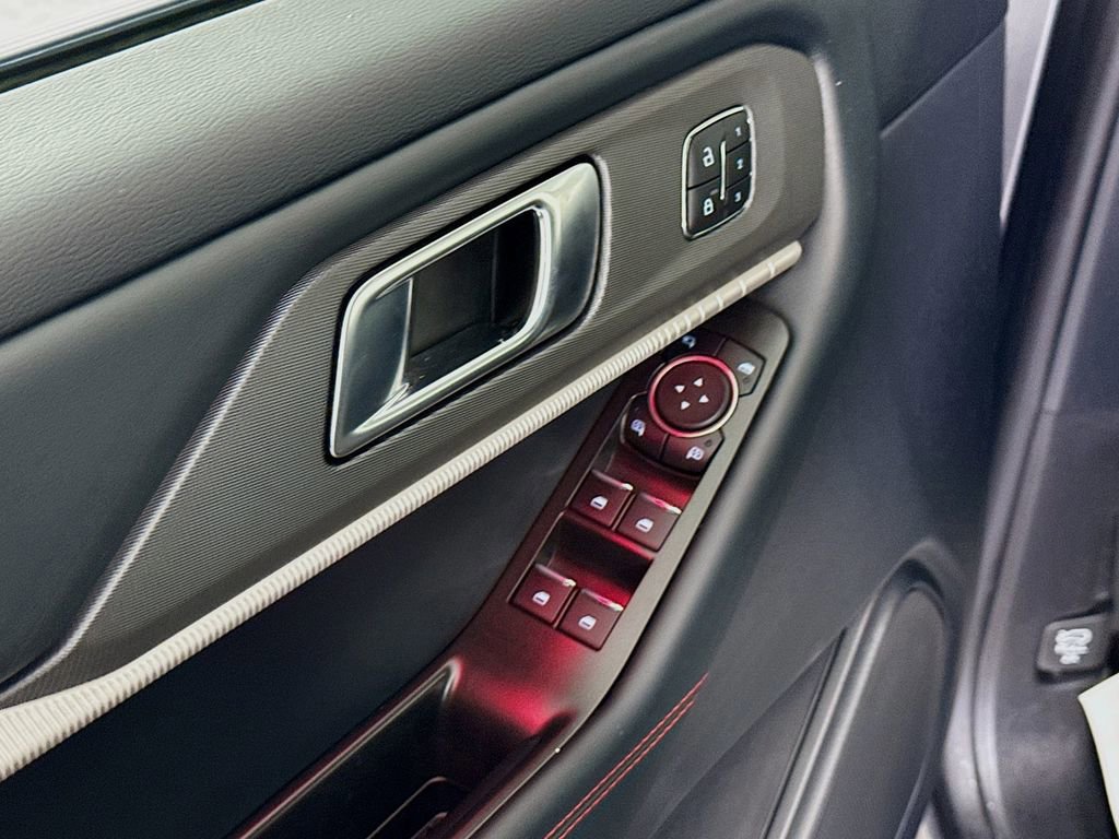 Certified 2025 Ford Explorer ST-Line w/ Premium Package image 21