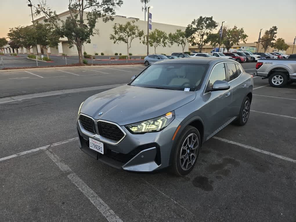Used 2025 BMW X2 xDrive28i w/ Premium Package AWD/4WD image 1