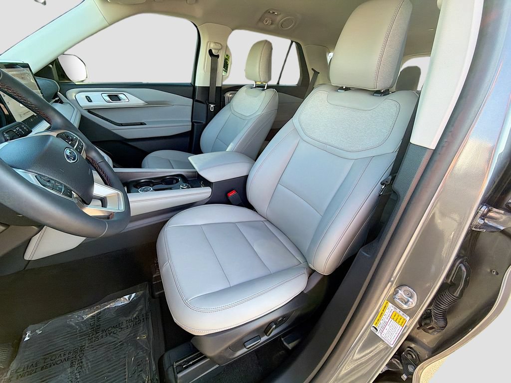 Certified 2025 Ford Explorer Active w/ Active Comfort Package AWD/4WD image 22
