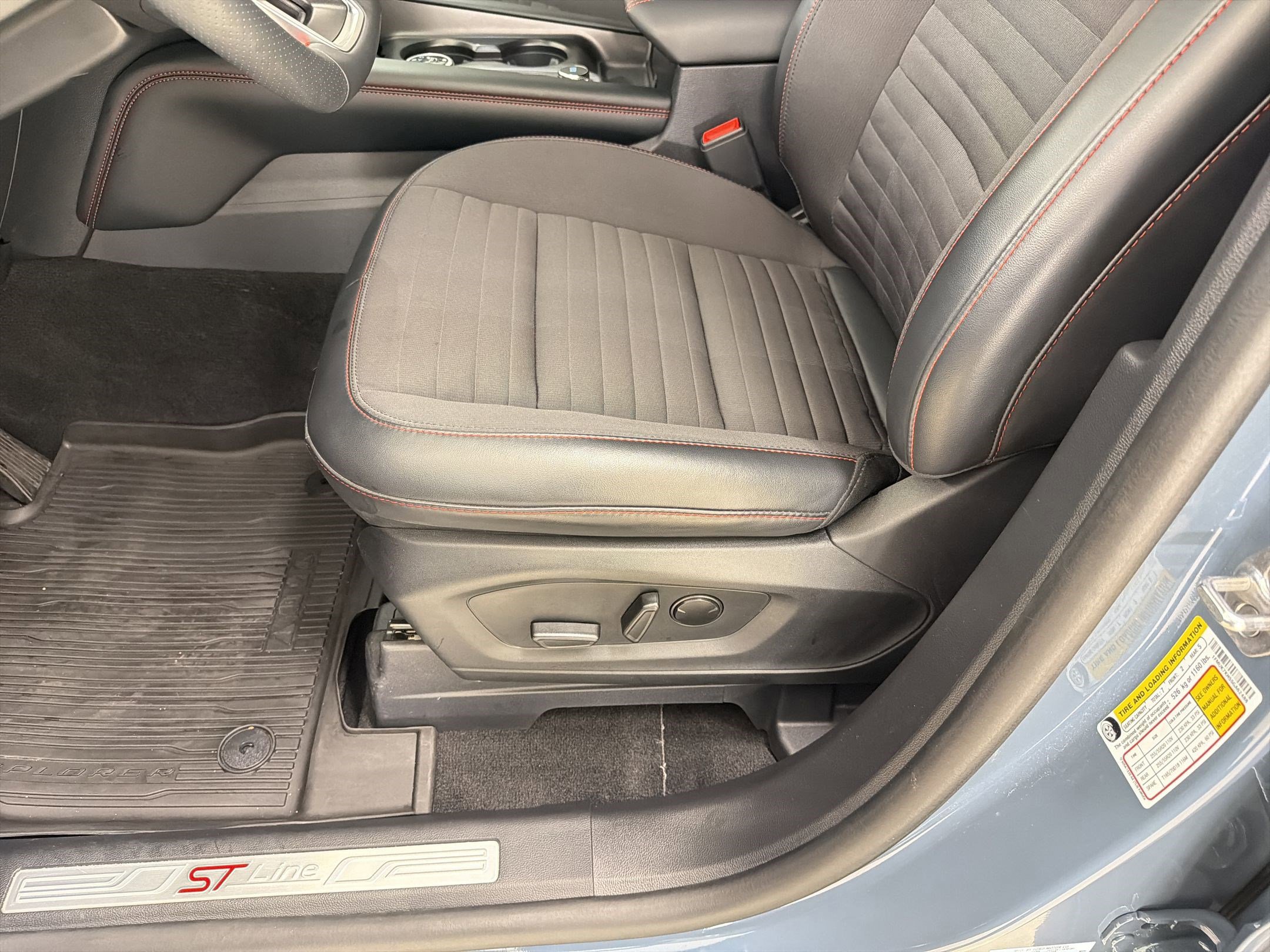 Certified 2025 Ford Explorer ST-Line RWD image 14