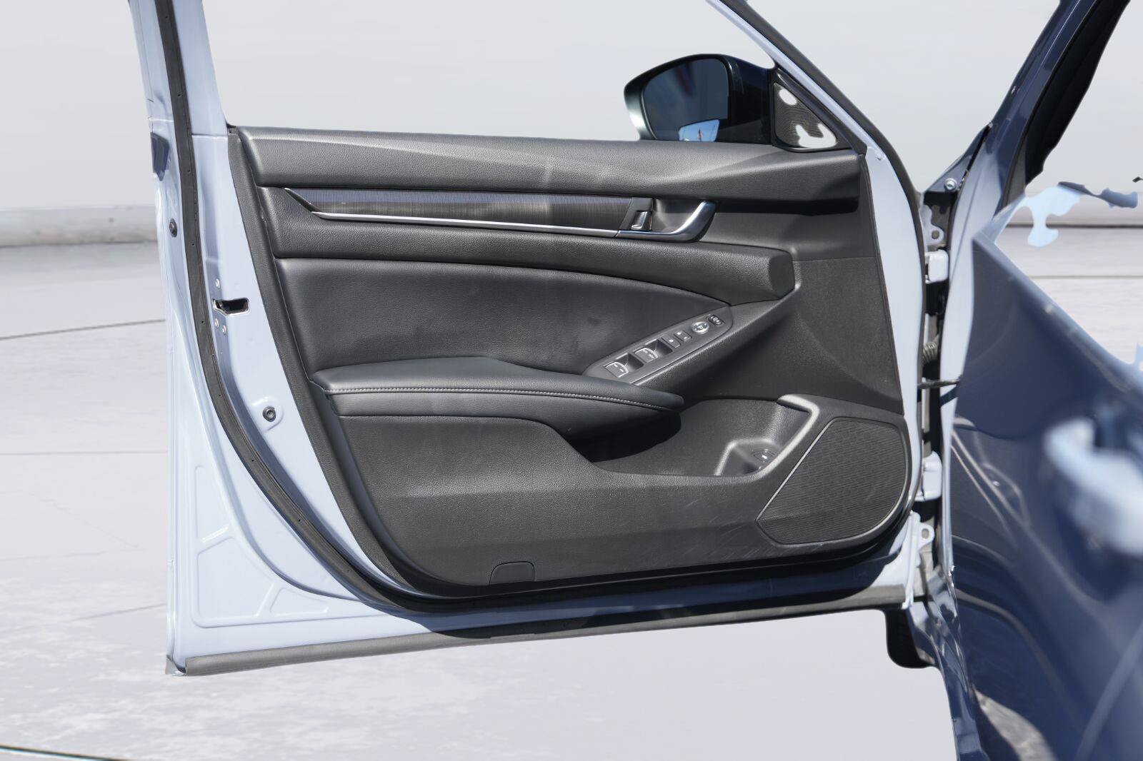 Used 2022 Honda Accord Sport image 30