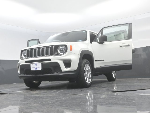 Used 2023 Jeep Renegade Latitude AWD/4WD image 31