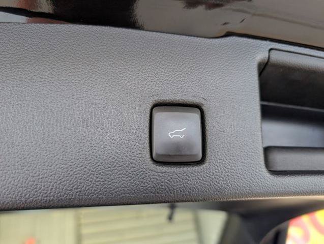 Certified 2024 Ford Escape Platinum AWD/4WD image 32