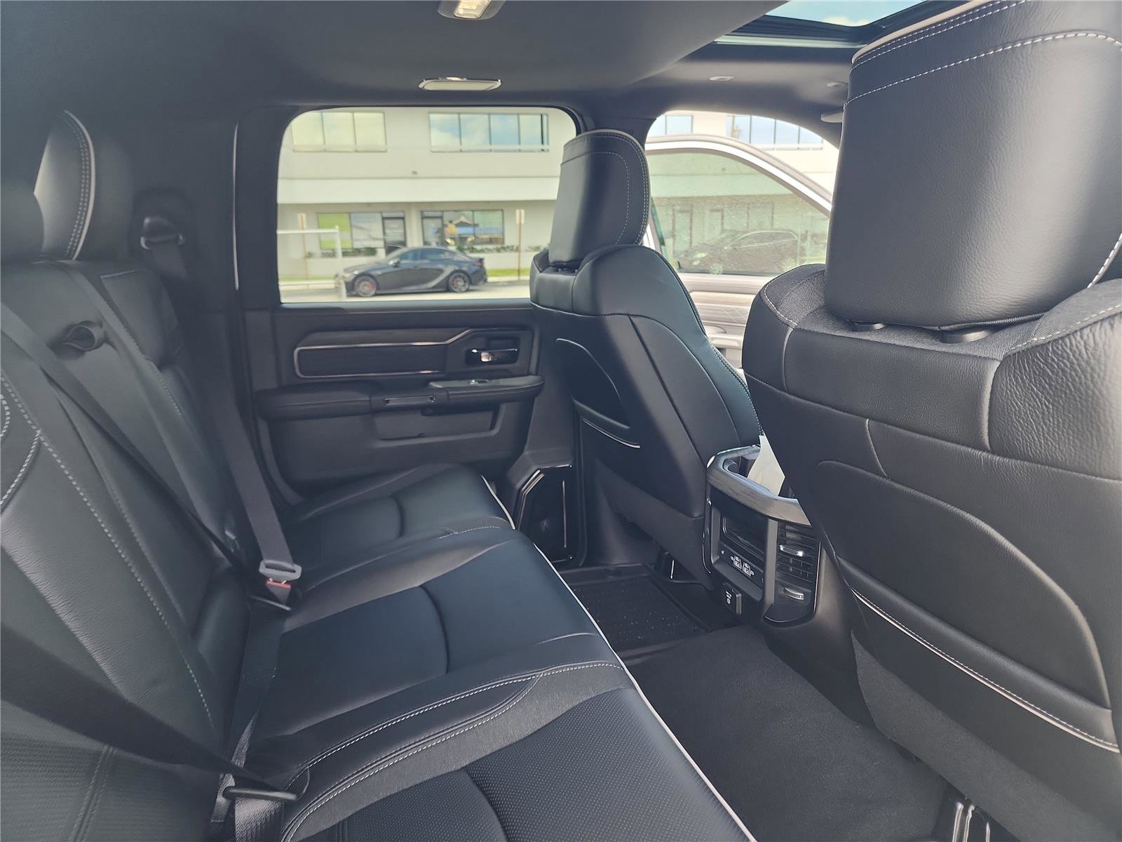 Used 2026 RAM 2500 Limited AWD/4WD image 24