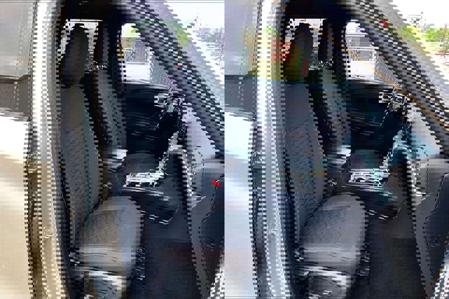 Certified 2020 Ford Explorer XLT image 11