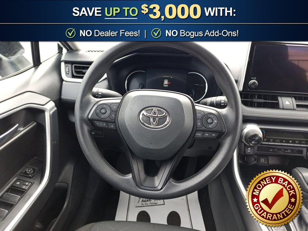 Used 2025 Toyota RAV4 XLE FWD image 18