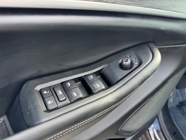 Used 2024 Jeep Grand Cherokee L Limited w/ Luxury Tech Group II image 12