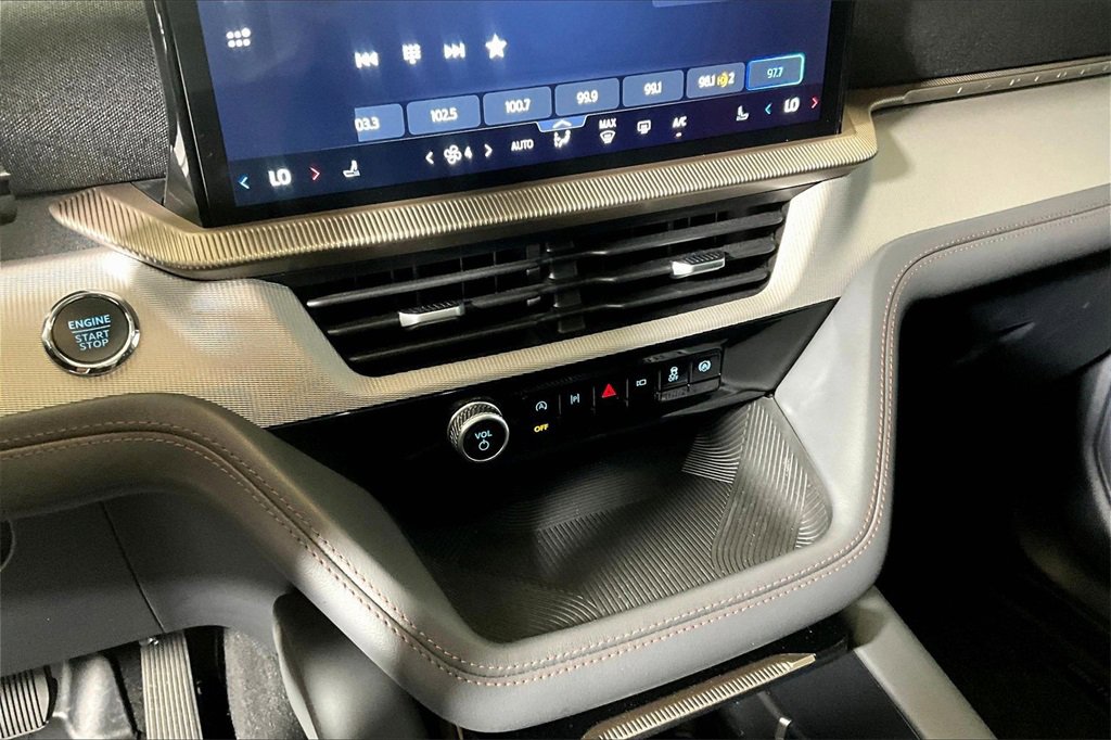 Certified 2025 Ford Explorer Active image 25