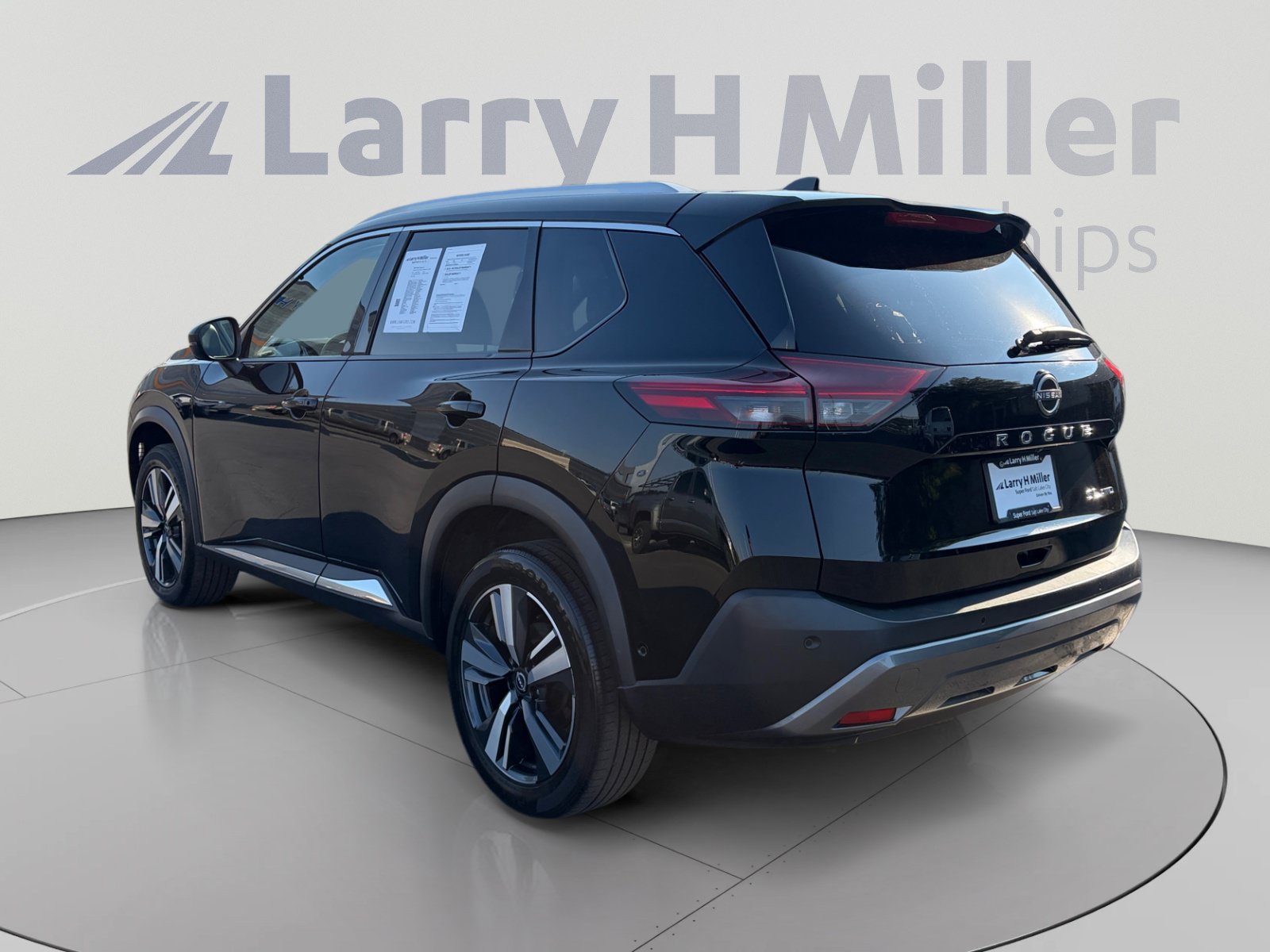 Used 2023 Nissan Rogue SL w/ SL Premium Package AWD/4WD image 3
