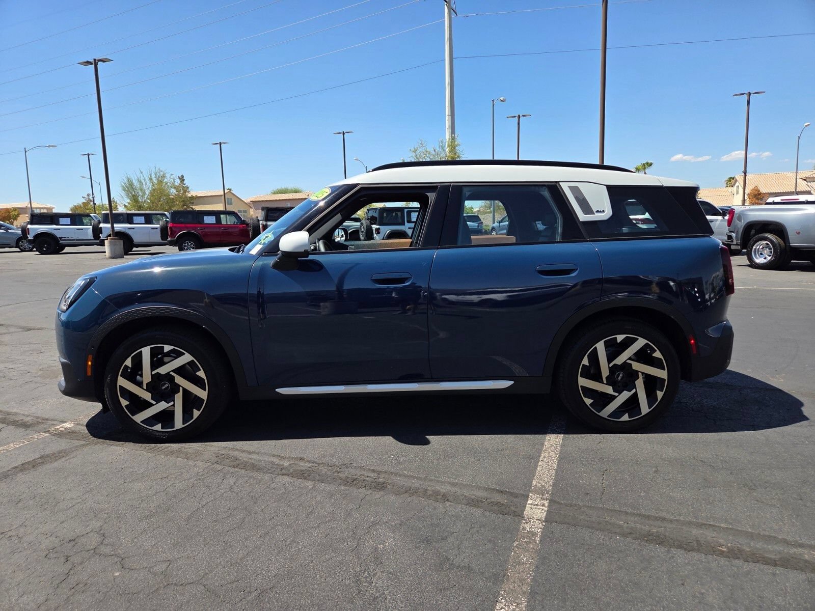 Used 2025 MINI Cooper Countryman SE AWD/4WD image 3