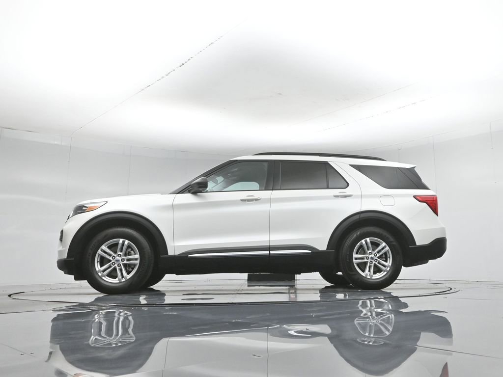 Certified 2023 Ford Explorer XLT RWD image 8
