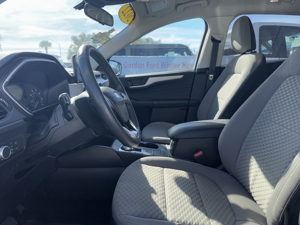 Certified 2022 Ford Escape SE w/ SE Sport Appearance Package image 7