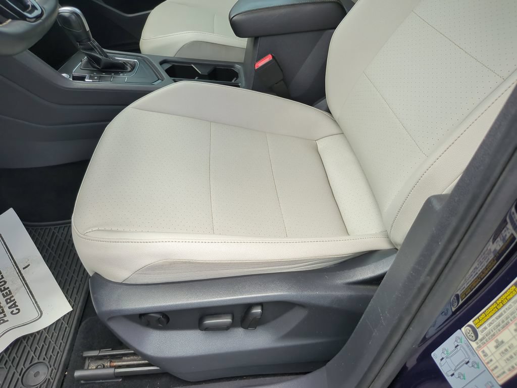Used 2021 Volkswagen Tiguan SE FWD image 22
