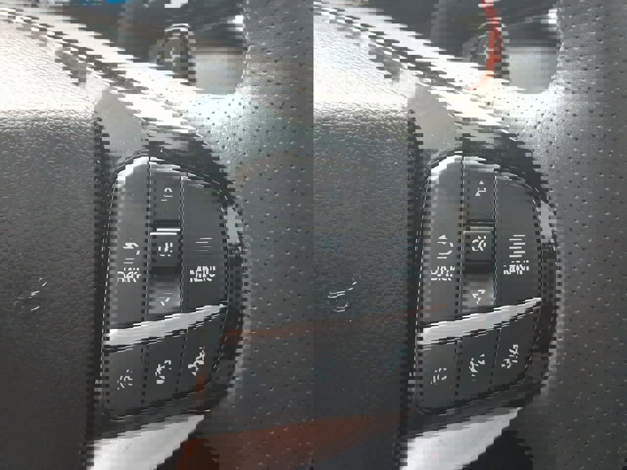 Certified 2025 Ford Explorer ST image 24