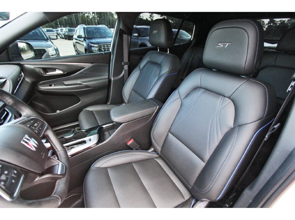 Used 2025 Buick Envista Sport Touring w/ Experience Buick Package FWD image 32