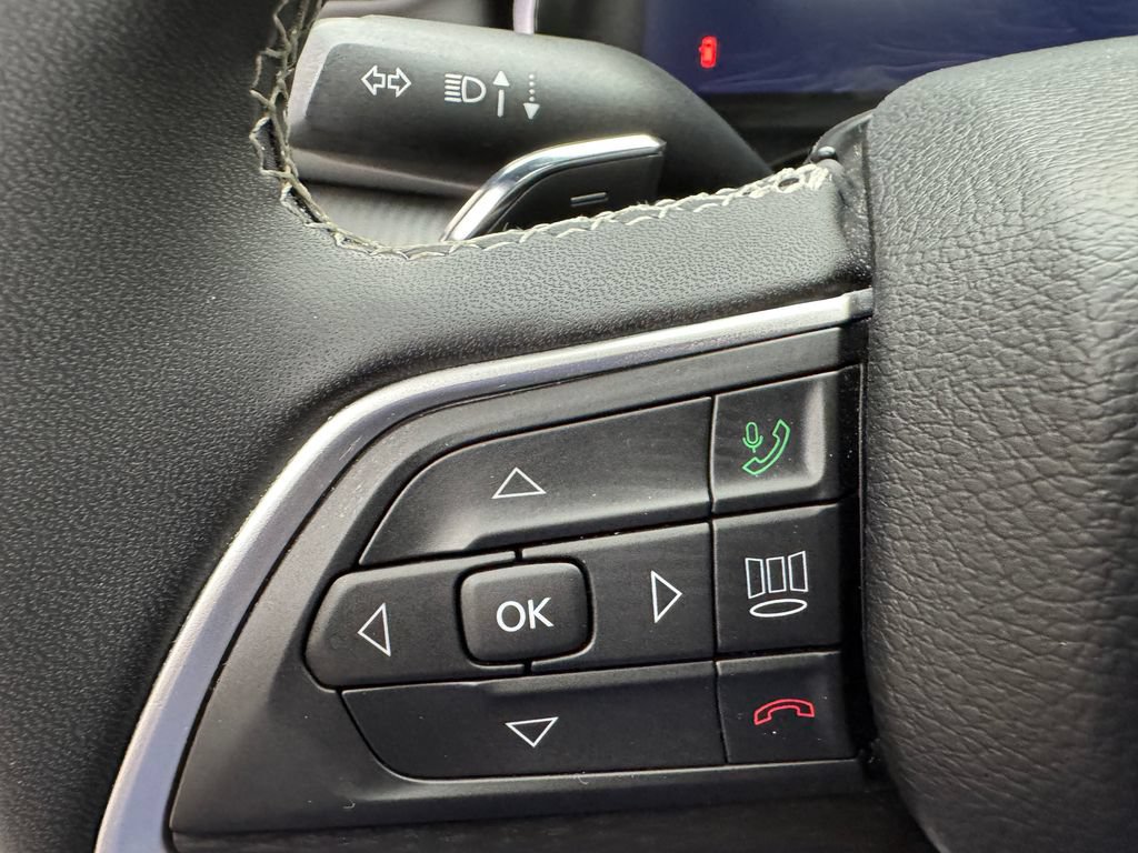 Used 2024 Jeep Grand Cherokee L Laredo AWD/4WD image 15