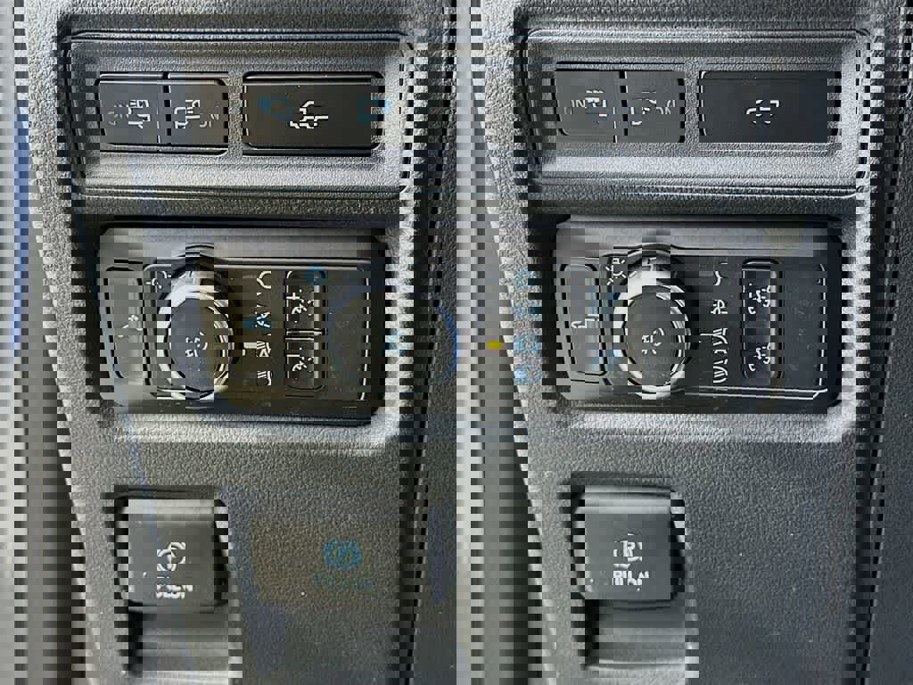 Certified 2021 Ford F150 XLT w/ Equipment Group 302A High image 27