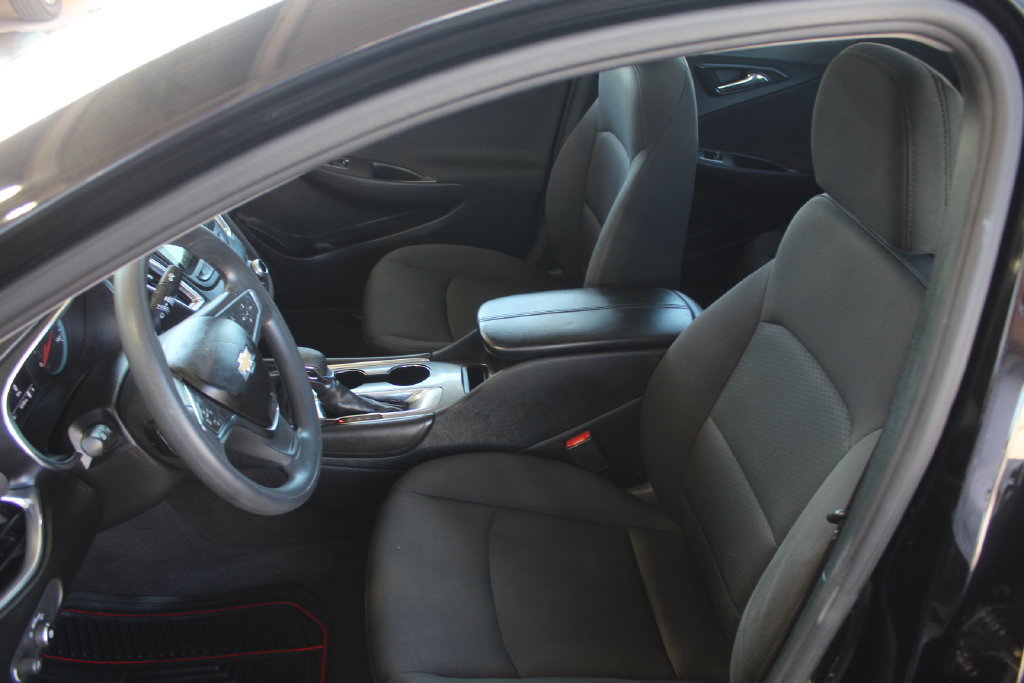 Used 2021 Chevrolet Malibu LT FWD image 24