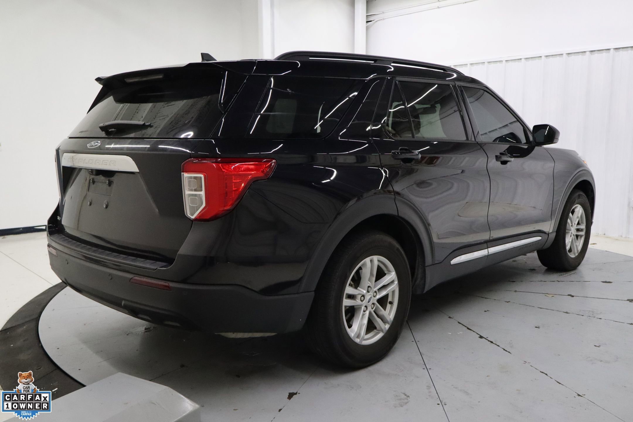 Certified 2023 Ford Explorer XLT image 4