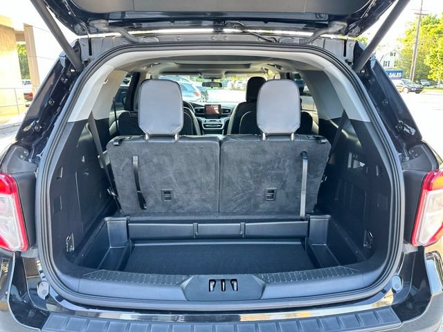 Certified 2022 Ford Explorer XLT w/ Equipment Group 202A AWD/4WD image 17
