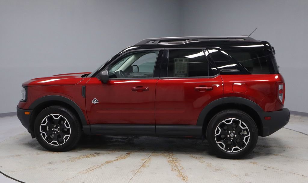 Certified 2025 Ford Bronco Sport Outer Banks w/ Outer Banks Tech Package+ AWD/4WD image 2