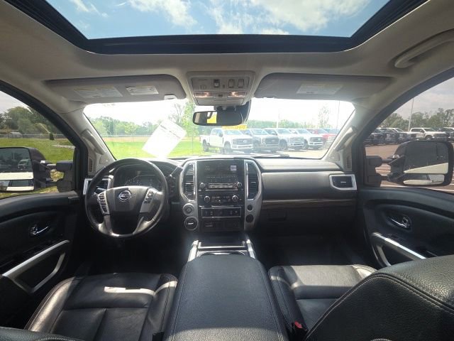 Used 2020 Nissan Titan SL w/ Moonroof Package AWD/4WD image 18