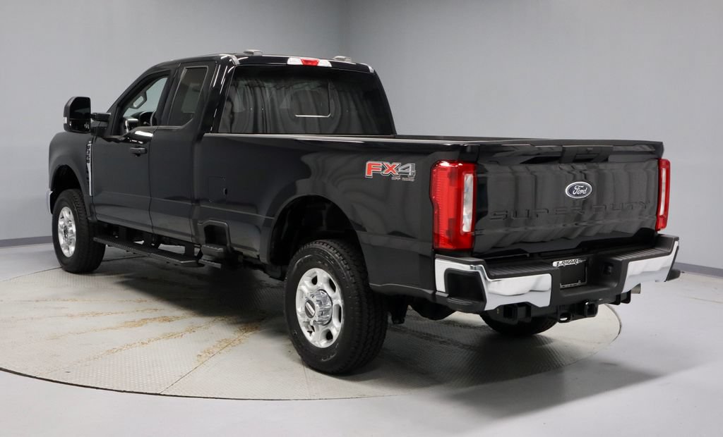 Certified 2025 Ford F350 XLT w/ FX4 Off-Road Package AWD/4WD image 9