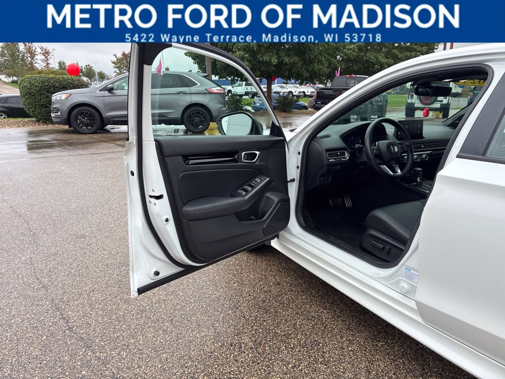 Used 2025 Honda Civic Sport Touring image 9