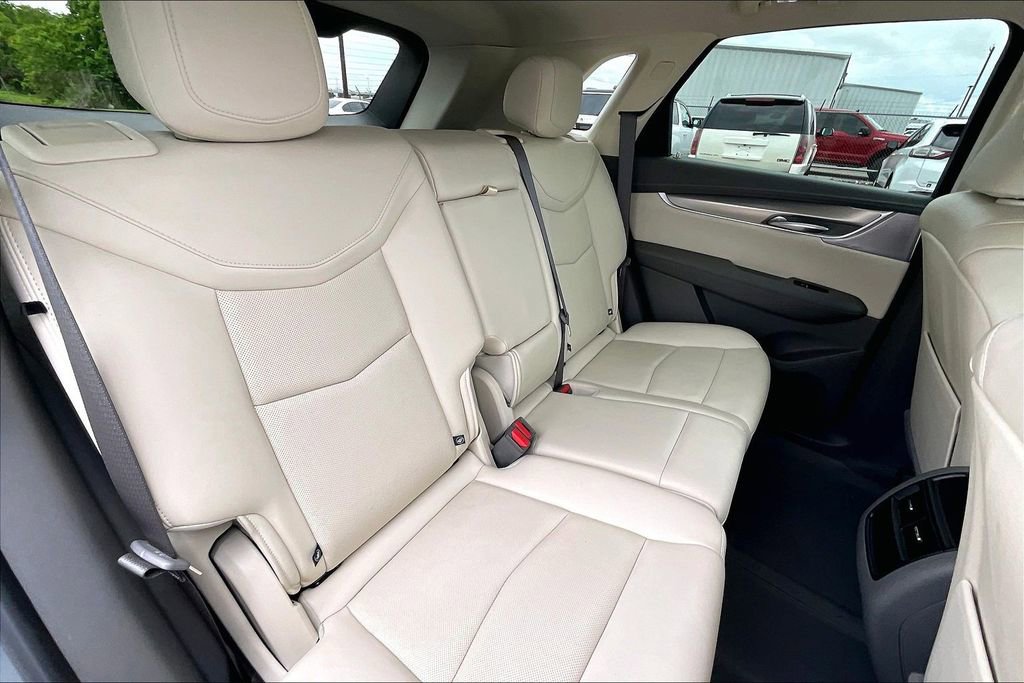 Used 2023 Cadillac XT5 Premium Luxury w/ Technology Package FWD image 22