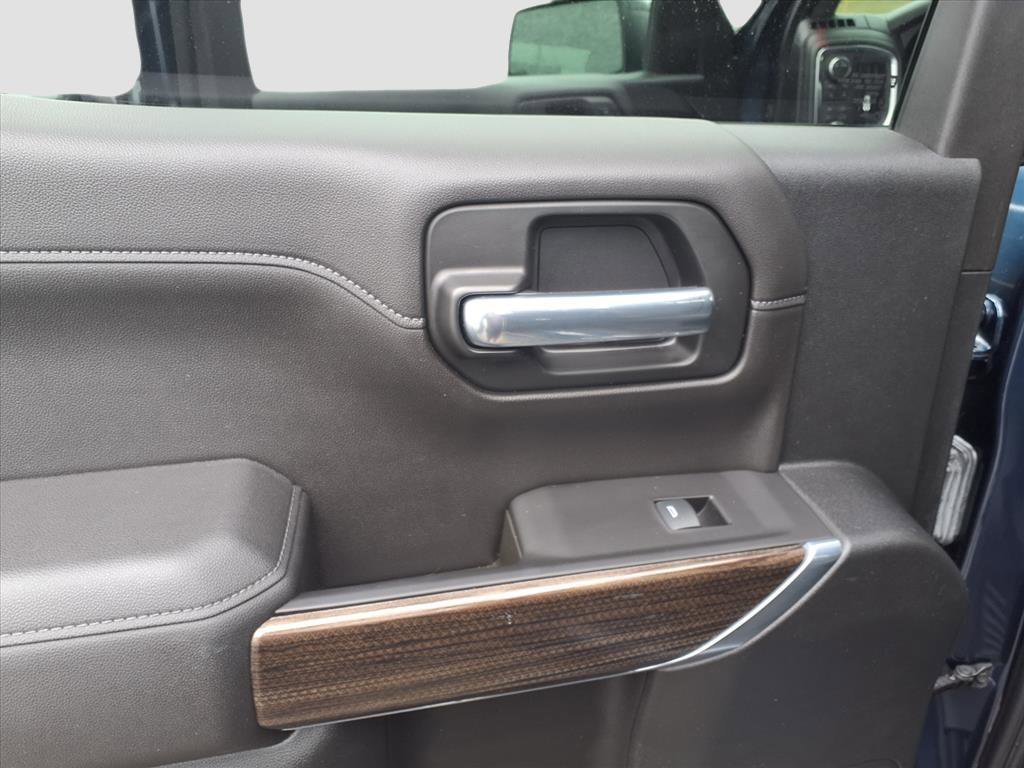 Used 2020 Chevrolet Silverado 1500 LT Trail Boss image 8