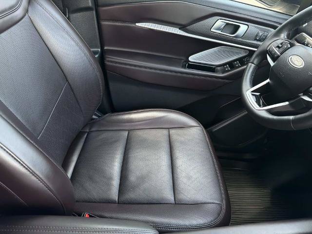 Certified 2025 Ford Explorer Platinum RWD image 14