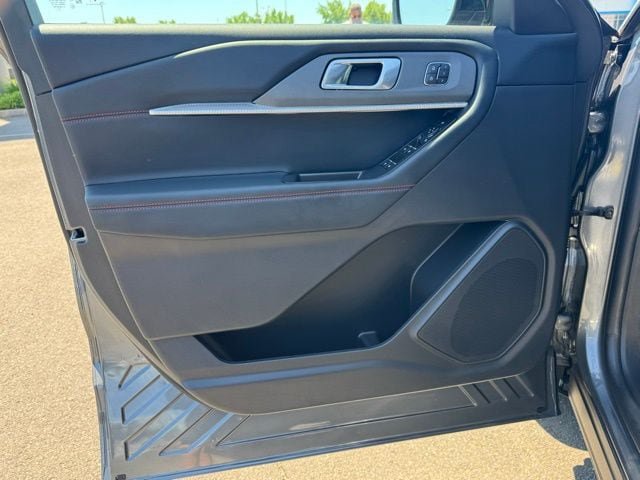 Certified 2026 Ford Explorer ST-Line w/ ST-Line Street Pack AWD/4WD image 11