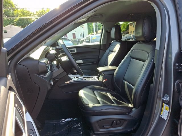 Certified 2023 Ford Explorer XLT w/ Equipment Group 202A AWD/4WD image 18