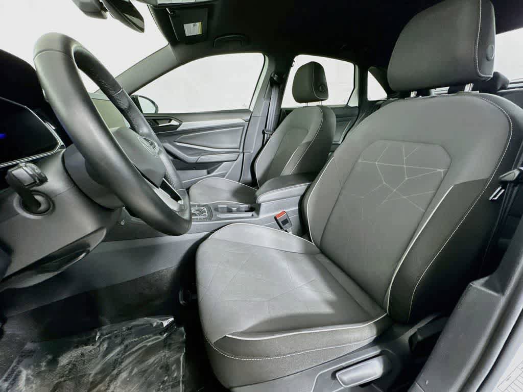 Used 2025 Volkswagen Jetta Sport FWD image 11