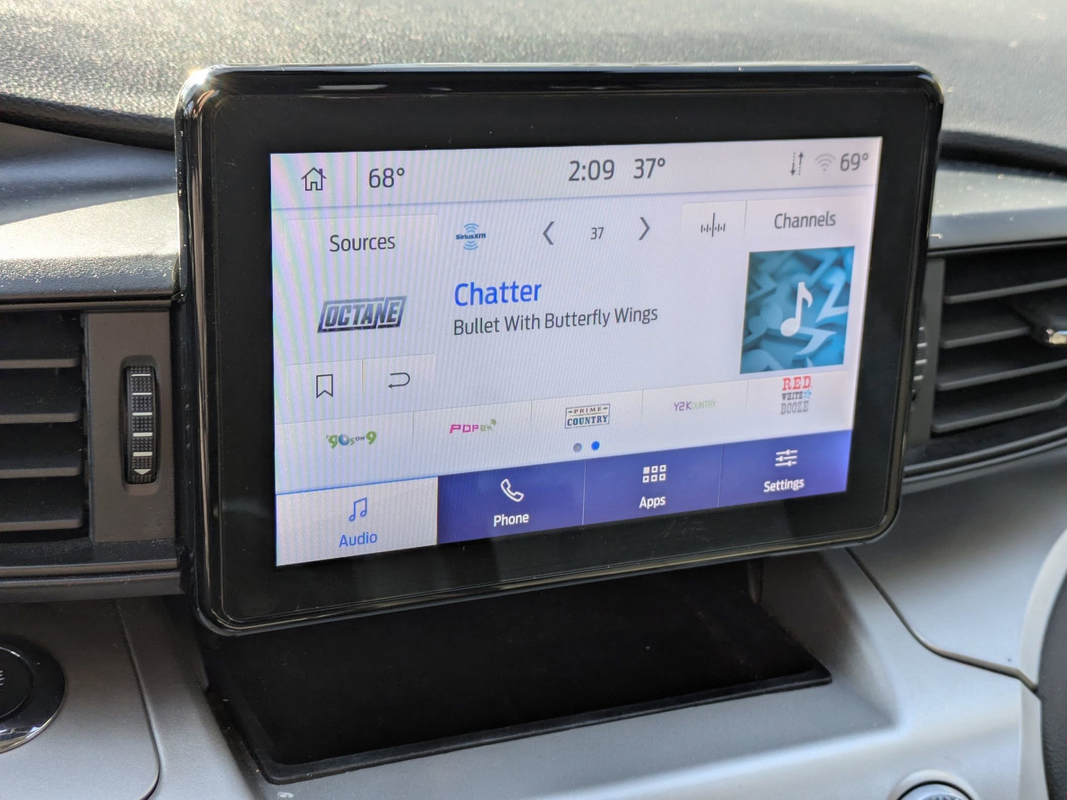 Certified 2022 Ford Explorer XLT image 18