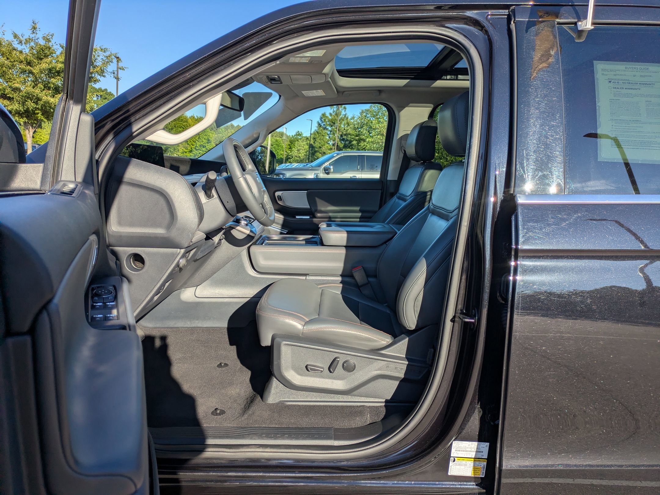 Certified 2025 Ford Expedition Active AWD/4WD image 12