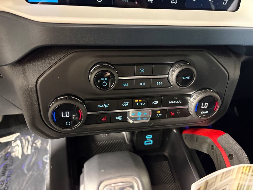 Certified 2025 Ford Bronco Heritage Edition AWD/4WD image 17
