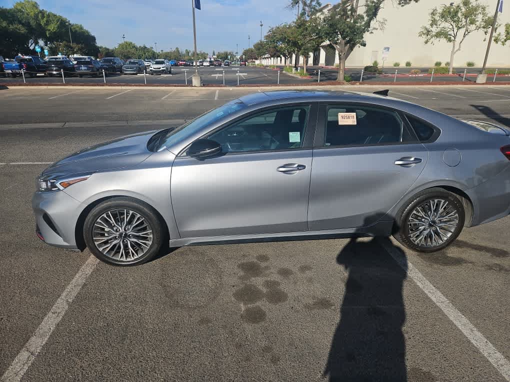 Used 2024 Kia Forte GT-Line w/ GT-Line Premium Package FWD image 4