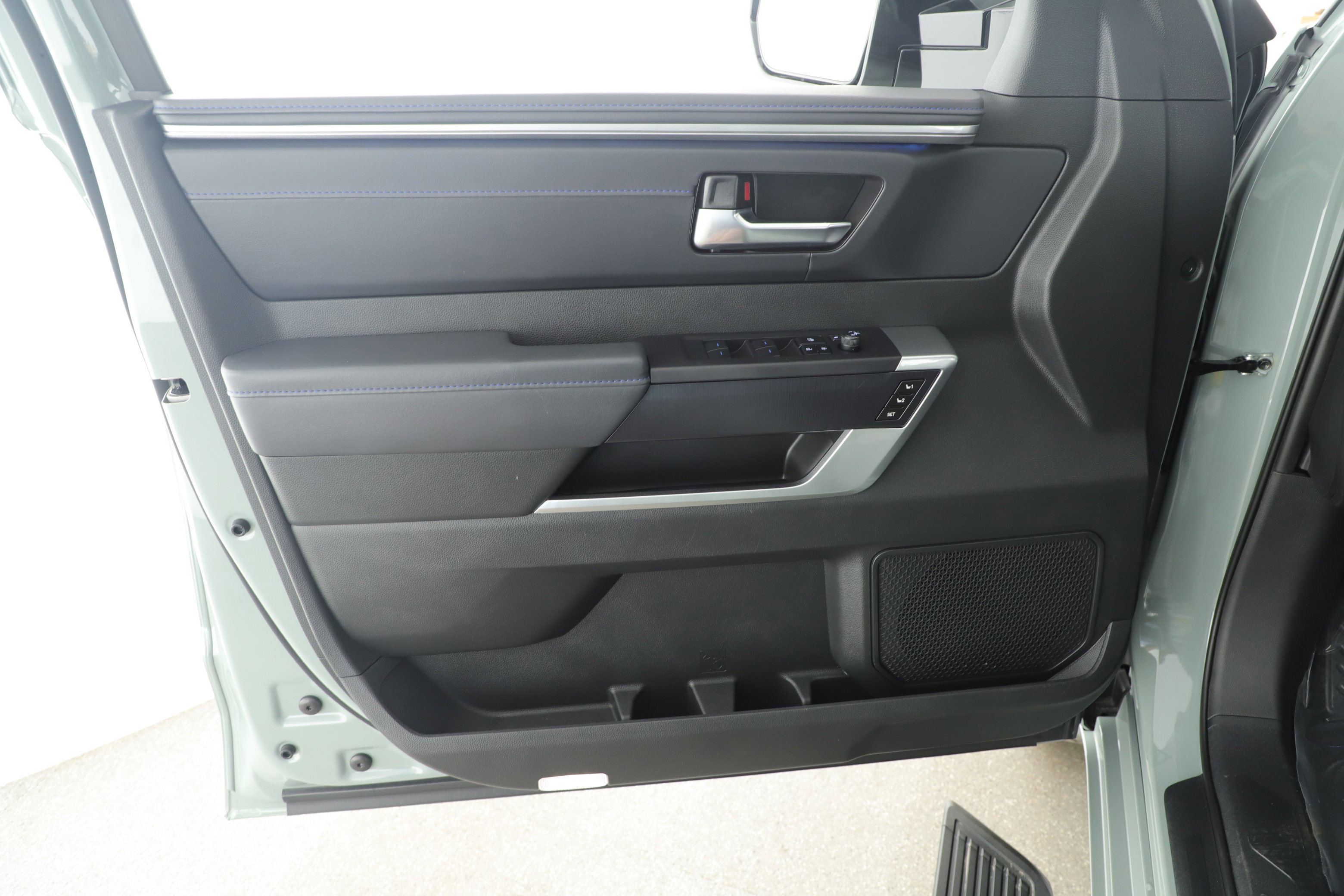 Used 2024 Toyota Tundra Platinum image 8