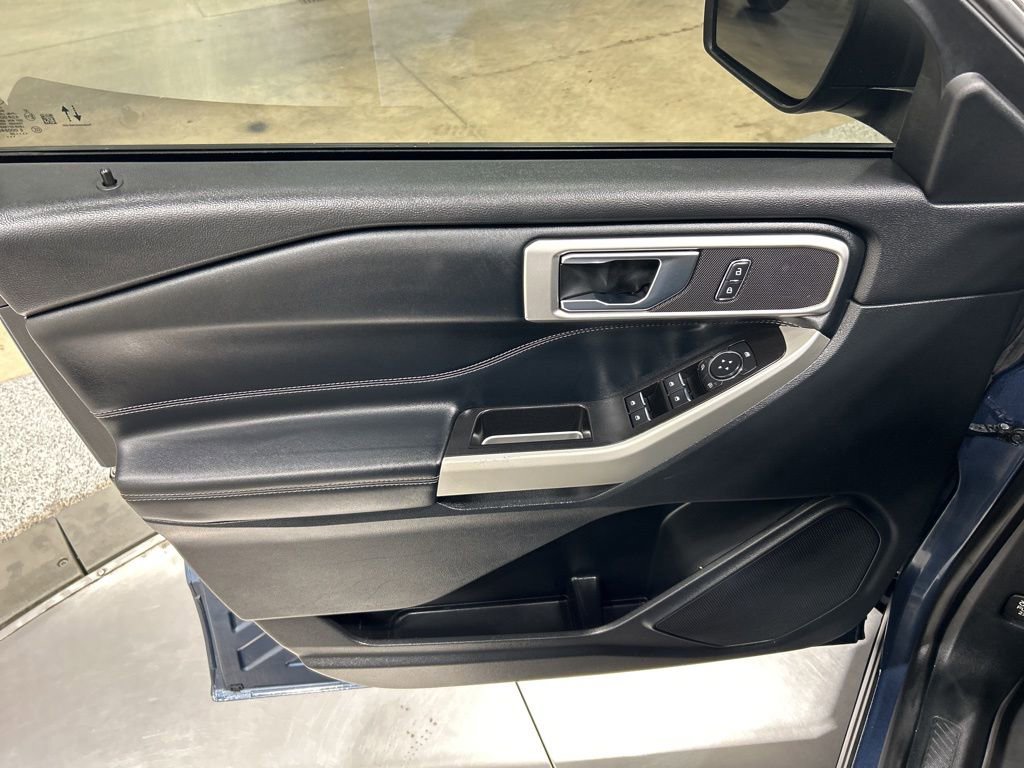 Certified 2020 Ford Explorer XLT w/ Equipment Group 202A AWD/4WD image 15